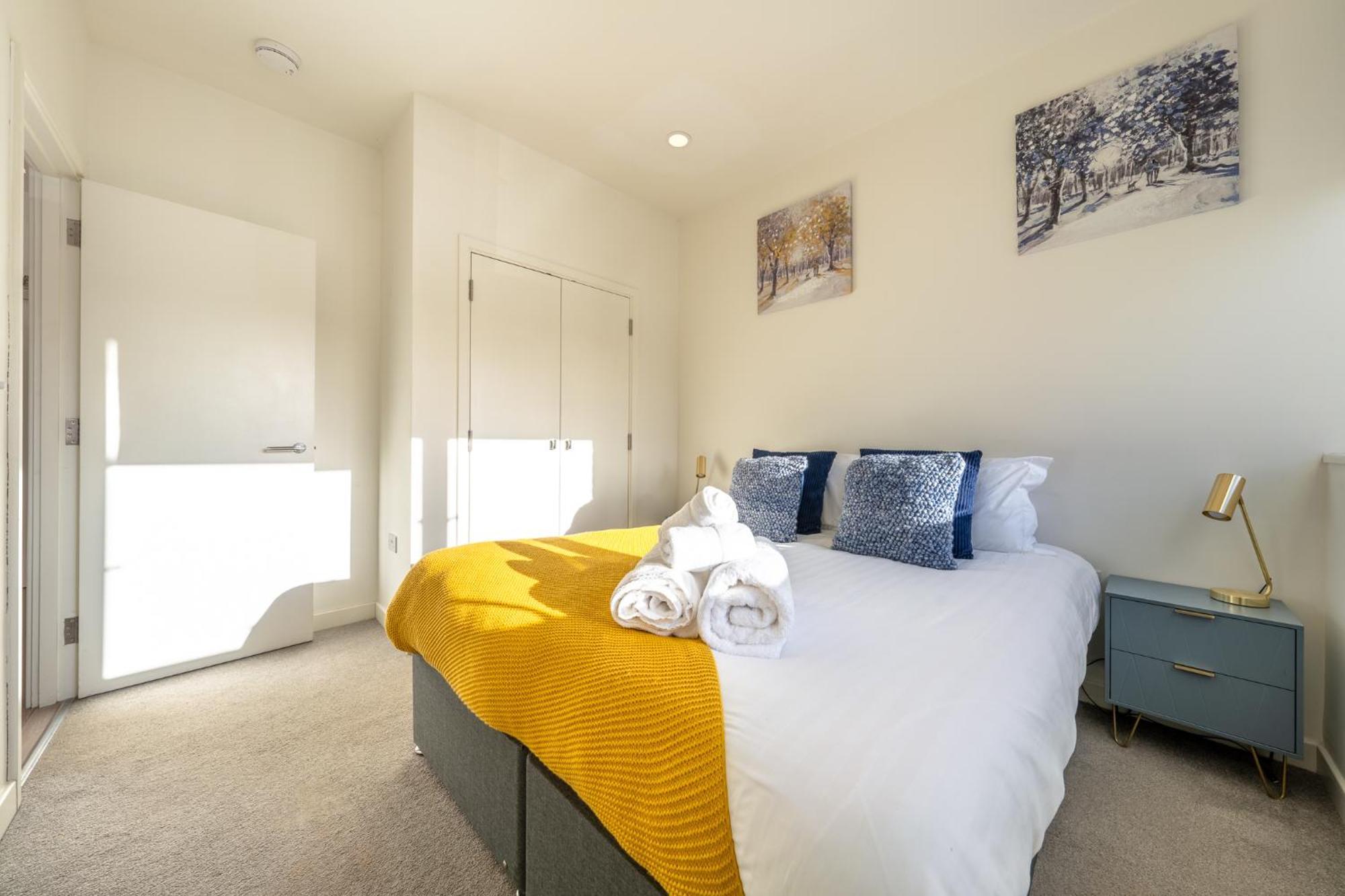 Luxury 1 Bedroom Serviced Apartment With Roof Terrace & Gym Stevenage Eksteriør billede