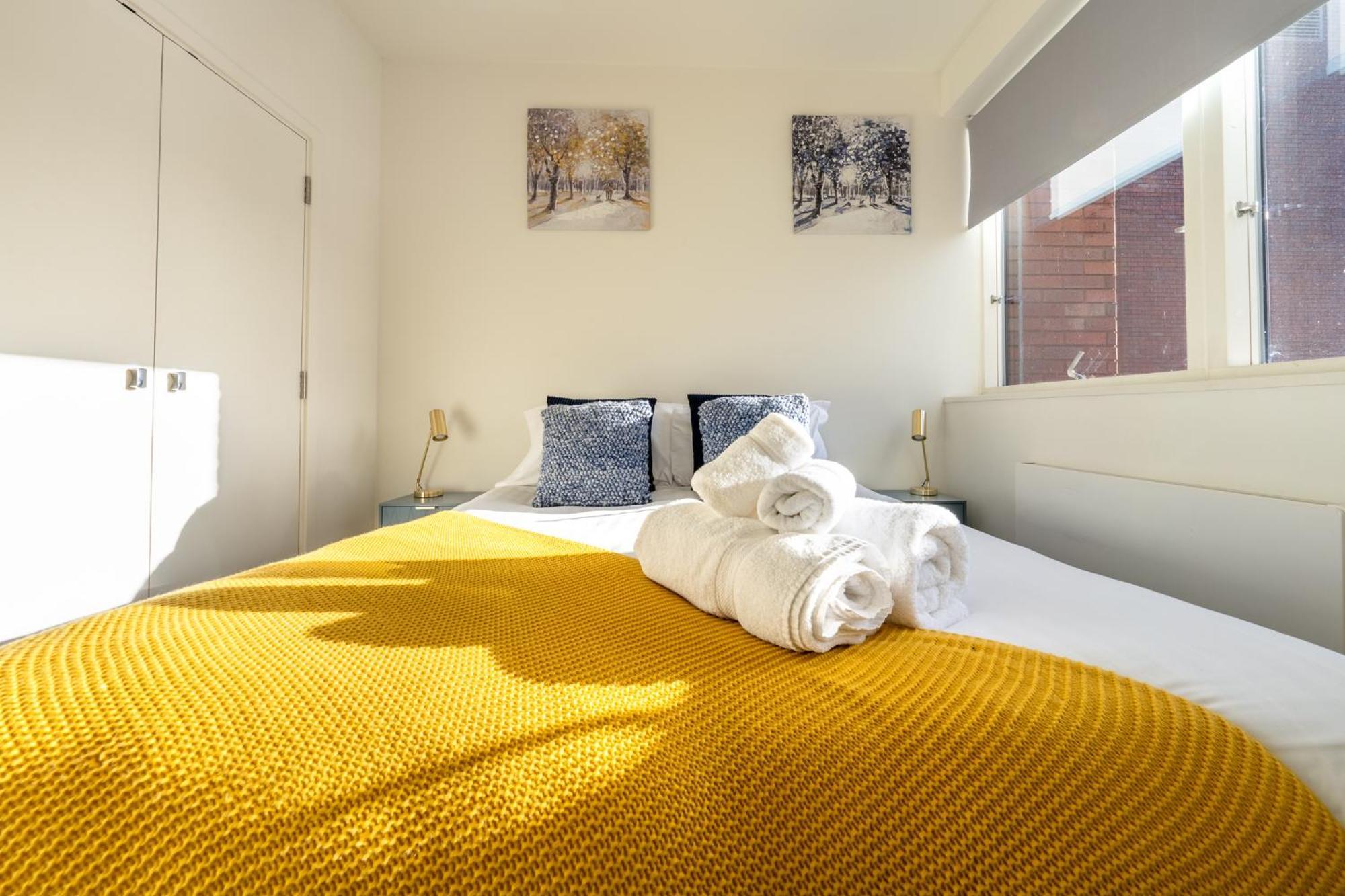 Luxury 1 Bedroom Serviced Apartment With Roof Terrace & Gym Stevenage Eksteriør billede