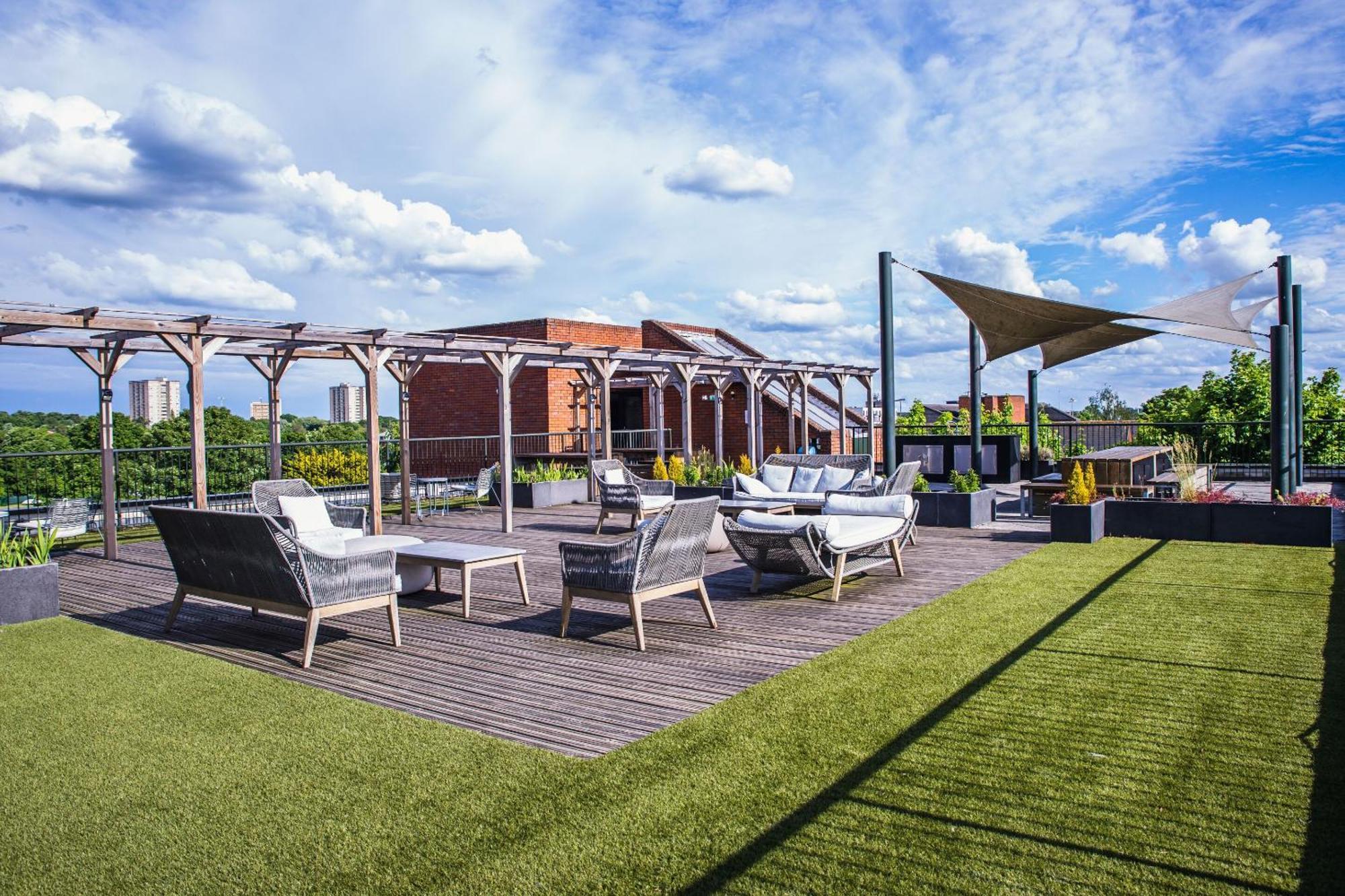 Luxury 1 Bedroom Serviced Apartment With Roof Terrace & Gym Stevenage Eksteriør billede