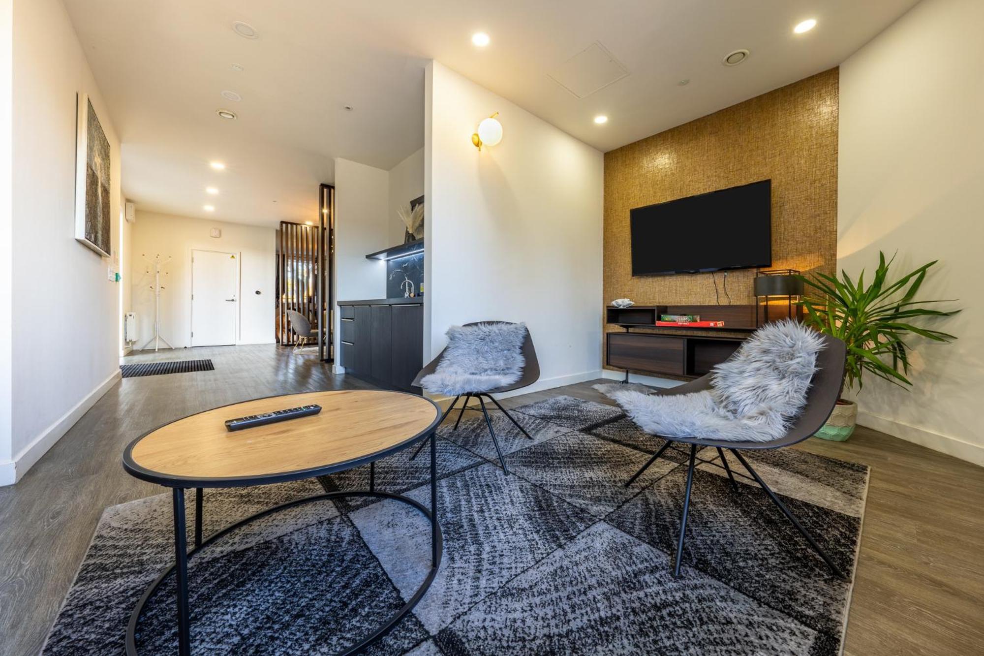 Luxury 1 Bedroom Serviced Apartment With Roof Terrace & Gym Stevenage Eksteriør billede