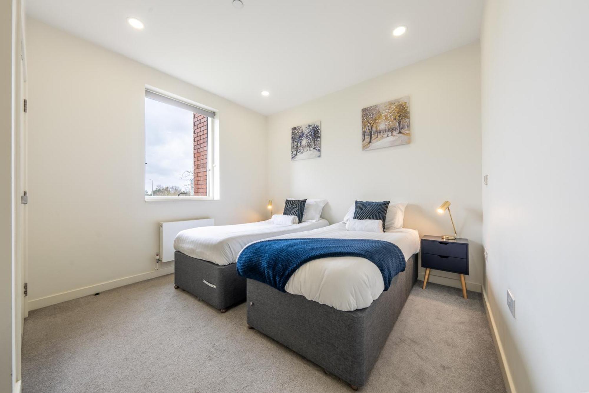 Luxury 1 Bedroom Serviced Apartment With Roof Terrace & Gym Stevenage Eksteriør billede