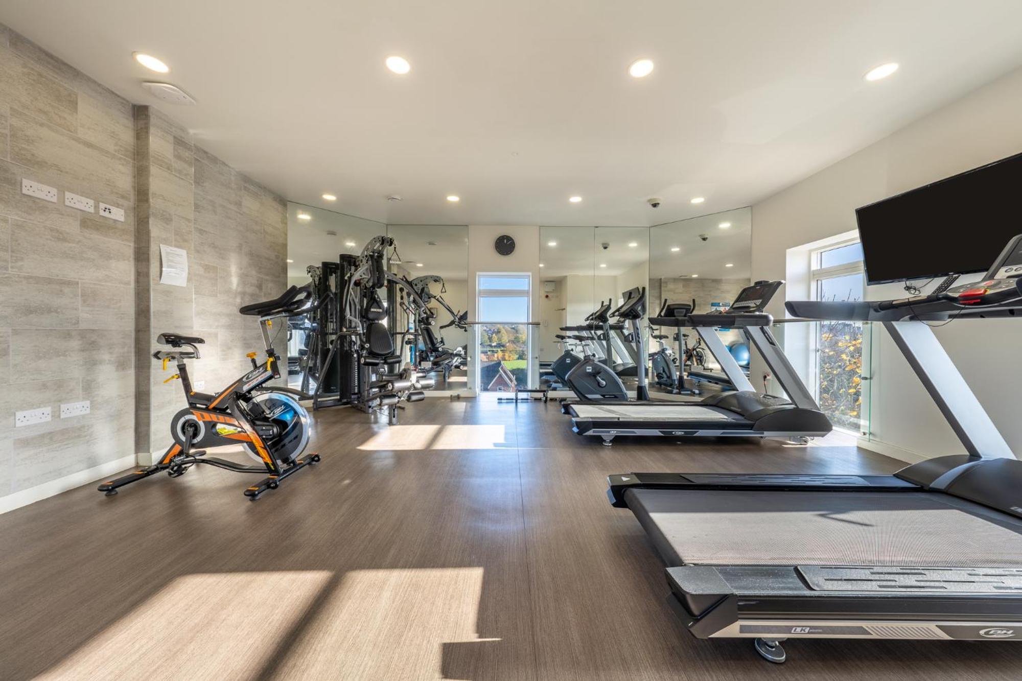 Luxury 1 Bedroom Serviced Apartment With Roof Terrace & Gym Stevenage Eksteriør billede