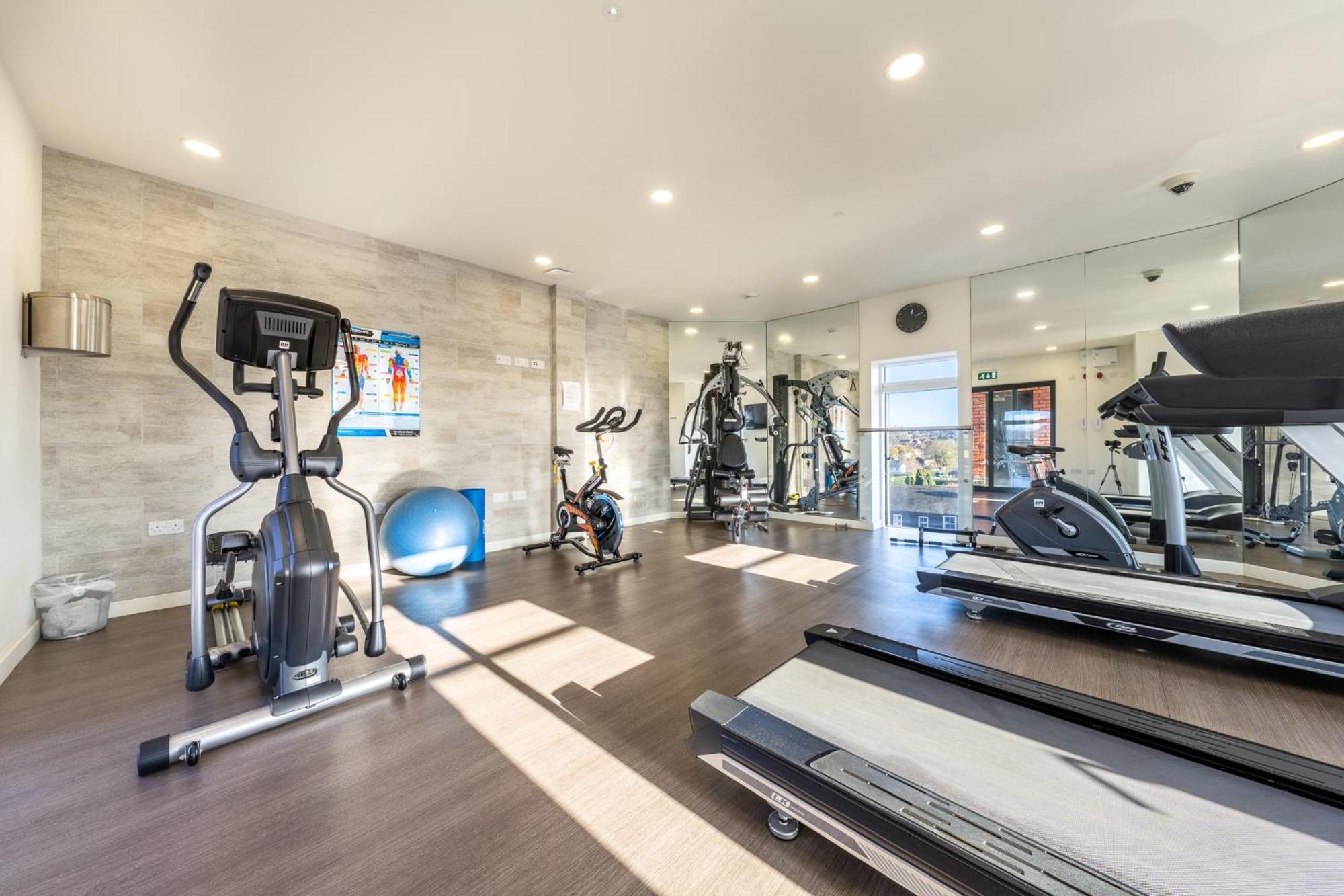 Luxury 1 Bedroom Serviced Apartment With Roof Terrace & Gym Stevenage Eksteriør billede
